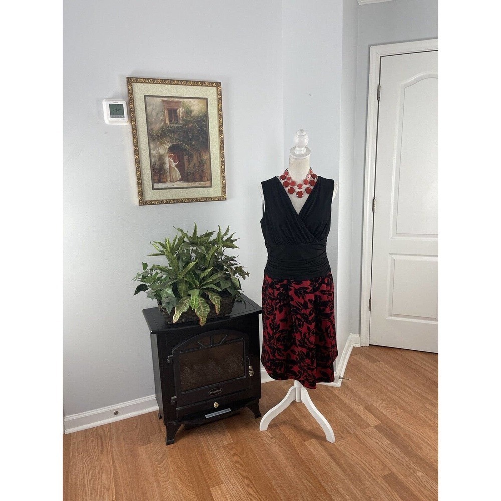 Enfocus Studio Women Black & Red Floral V-Neck Sleeveless Knee Length Dress 14W